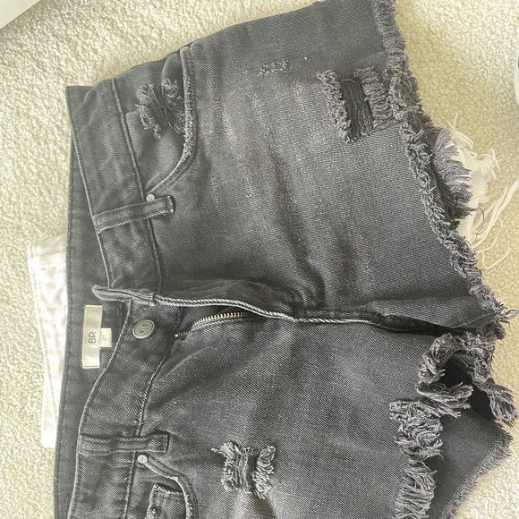 Black ripped denim shorts, amazing quality - Picture 2 of 2